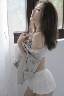 试衣间的暗门